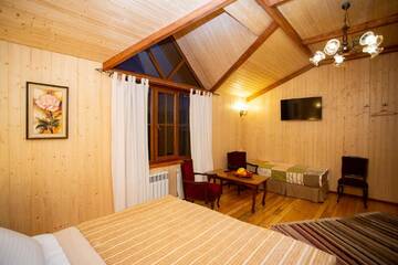Фото номера Семейный номер Отели типа «постель и завтрак» MagHay B&amp;B г. Ванадзор 6
