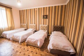 Фото номера Классический трехместный номер Отель Baron Hotel г. Ванадзор 3