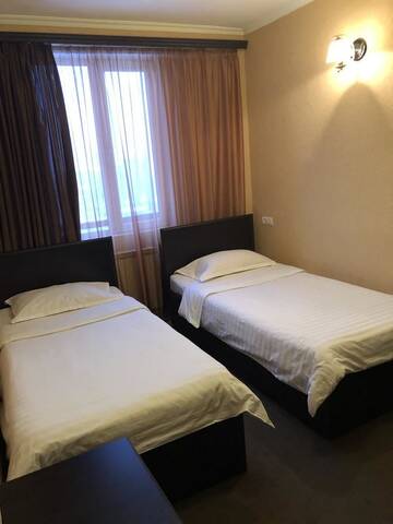 Фото номера Четырехместный номер &quot;Комфорт&quot; Отель Kirovakan Hotel г. Ванадзор 4