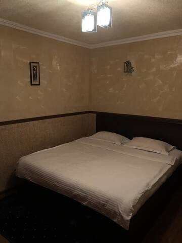 Фото номера Двухместный номер Делюкс с 1 кроватью и балконом Отель Kirovakan Hotel г. Ванадзор 11